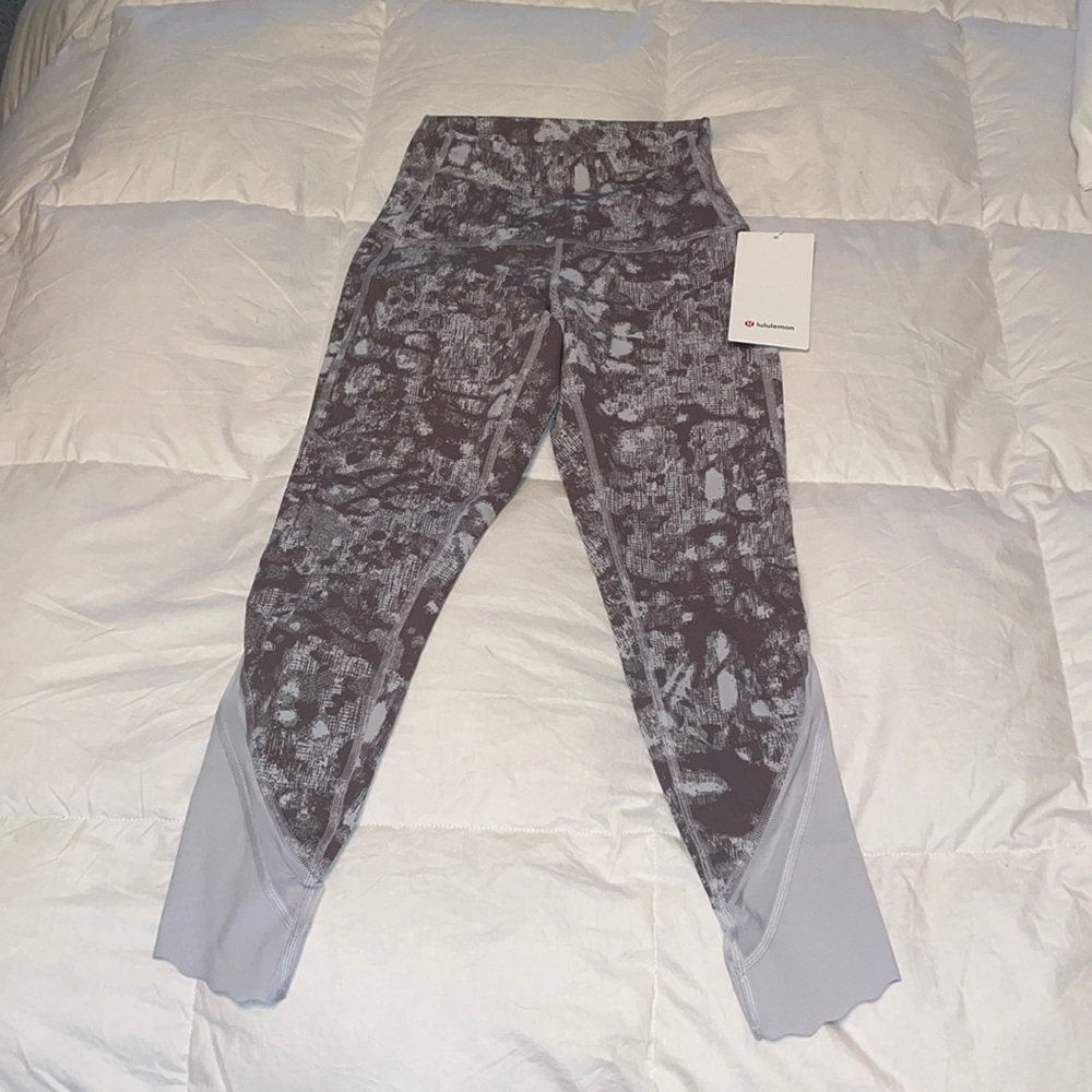 Lululemon Wunder Under Scalloped Hem High-Rise Crop 23"  Luxtreme